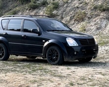 Чорний Cанг Йонг Rexton, об'ємом двигуна 2.7 л та пробігом 400 тис. км за 4000 $, фото 1 на Automoto.ua