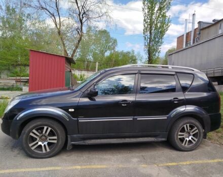 Черный Cанг Йонг Рекстон, объемом двигателя 2.7 л и пробегом 340 тыс. км за 8800 $, фото 1 на Automoto.ua