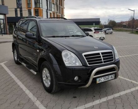 Чорний Cанг Йонг Rexton, об'ємом двигуна 2.7 л та пробігом 304 тис. км за 6798 $, фото 2 на Automoto.ua