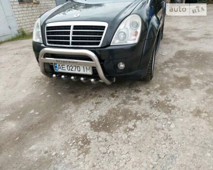 Чорний Cанг Йонг Rexton, об'ємом двигуна 2.7 л та пробігом 282 тис. км за 8000 $, фото 7 на Automoto.ua