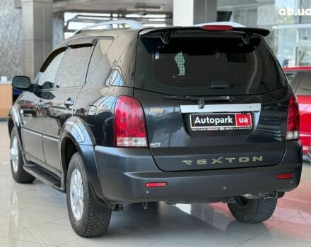 Чорний Cанг Йонг Rexton, об'ємом двигуна 2.8 л та пробігом 168 тис. км за 6490 $, фото 7 на Automoto.ua
