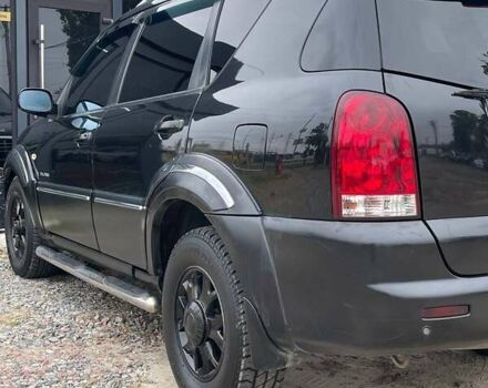 Чорний Cанг Йонг Rexton, об'ємом двигуна 2.8 л та пробігом 120 тис. км за 4400 $, фото 5 на Automoto.ua