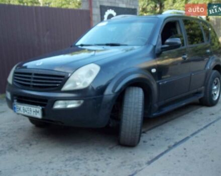 Чорний Cанг Йонг Rexton, об'ємом двигуна 2.7 л та пробігом 271 тис. км за 6500 $, фото 1 на Automoto.ua