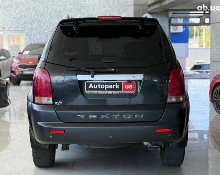 Чорний Cанг Йонг Rexton, об'ємом двигуна 2.8 л та пробігом 168 тис. км за 6490 $, фото 6 на Automoto.ua