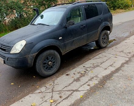 Чорний Cанг Йонг Rexton, об'ємом двигуна 2.7 л та пробігом 100 тис. км за 3500 $, фото 1 на Automoto.ua