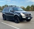 Черный Cанг Йонг Рекстон, объемом двигателя 2.7 л и пробегом 247 тыс. км за 6000 $, фото 2 на Automoto.ua