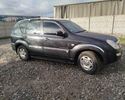 Черный Cанг Йонг Рекстон, объемом двигателя 2.7 л и пробегом 246 тыс. км за 5000 $, фото 2 на Automoto.ua