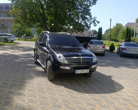 Черный Cанг Йонг Рекстон, объемом двигателя 2.7 л и пробегом 380 тыс. км за 5900 $, фото 1 на Automoto.ua