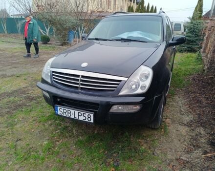 Черный Cанг Йонг Рекстон, объемом двигателя 2.7 л и пробегом 300 тыс. км за 4500 $, фото 1 на Automoto.ua