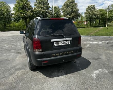 Черный Cанг Йонг Рекстон, объемом двигателя 2.7 л и пробегом 250 тыс. км за 3500 $, фото 2 на Automoto.ua