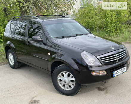 Чорний Cанг Йонг Rexton, об'ємом двигуна 2.3 л та пробігом 221 тис. км за 7500 $, фото 5 на Automoto.ua