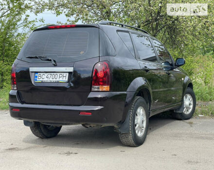 Чорний Cанг Йонг Rexton, об'ємом двигуна 2.3 л та пробігом 221 тис. км за 7500 $, фото 8 на Automoto.ua