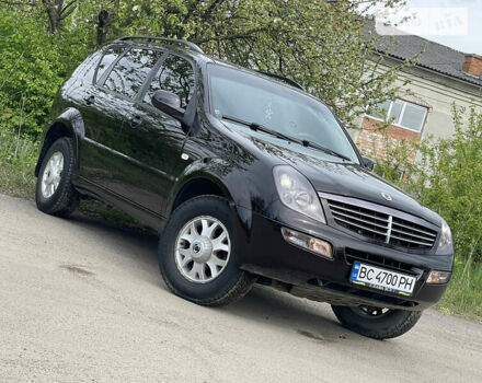 Чорний Cанг Йонг Rexton, об'ємом двигуна 2.3 л та пробігом 221 тис. км за 7500 $, фото 4 на Automoto.ua