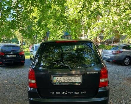 Чорний Cанг Йонг Rexton, об'ємом двигуна 2.7 л та пробігом 254 тис. км за 6500 $, фото 4 на Automoto.ua