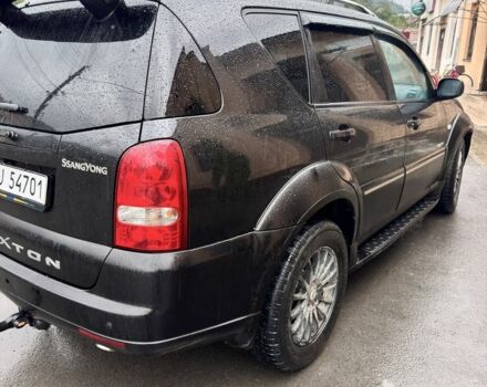 Черный Cанг Йонг Рекстон, объемом двигателя 2.7 л и пробегом 385 тыс. км за 5500 $, фото 5 на Automoto.ua
