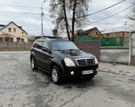 Черный Cанг Йонг Рекстон, объемом двигателя 2.7 л и пробегом 250 тыс. км за 7000 $, фото 2 на Automoto.ua