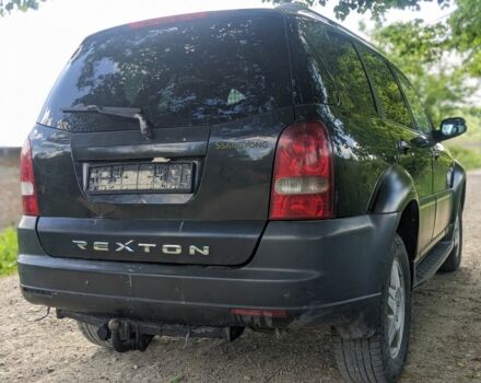 Чорний Cанг Йонг Rexton, об'ємом двигуна 2.7 л та пробігом 270 тис. км за 3000 $, фото 1 на Automoto.ua