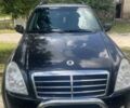 Чорний Cанг Йонг Rexton, об'ємом двигуна 2.7 л та пробігом 280 тис. км за 6900 $, фото 5 на Automoto.ua