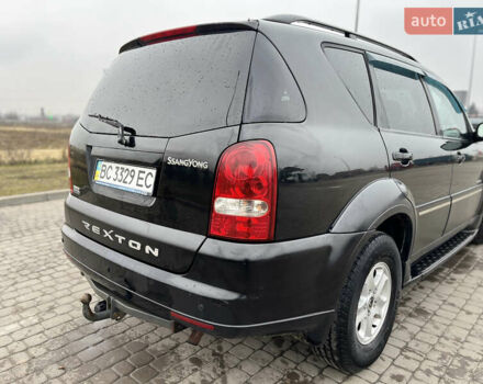 Чорний Cанг Йонг Rexton, об'ємом двигуна 2.69 л та пробігом 234 тис. км за 7150 $, фото 5 на Automoto.ua