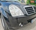Черный Cанг Йонг Рекстон, объемом двигателя 2.7 л и пробегом 225 тыс. км за 7800 $, фото 2 на Automoto.ua