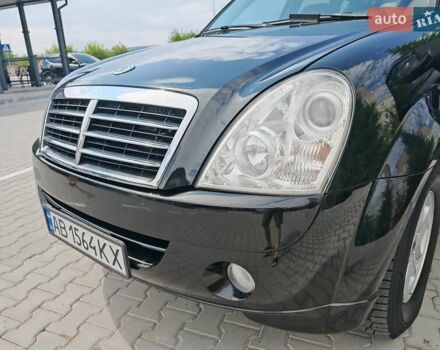 Черный Cанг Йонг Рекстон, объемом двигателя 2.7 л и пробегом 225 тыс. км за 7800 $, фото 3 на Automoto.ua