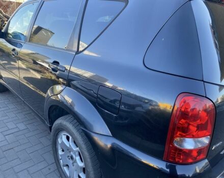 Чорний Cанг Йонг Rexton, об'ємом двигуна 2.7 л та пробігом 200 тис. км за 5700 $, фото 3 на Automoto.ua