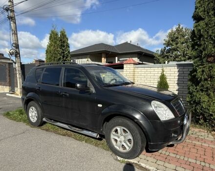 Чорний Cанг Йонг Rexton, об'ємом двигуна 2.7 л та пробігом 300 тис. км за 4500 $, фото 1 на Automoto.ua