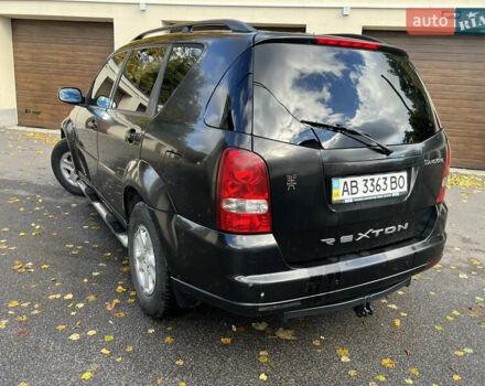 Чорний Cанг Йонг Rexton, об'ємом двигуна 2.69 л та пробігом 305 тис. км за 4999 $, фото 4 на Automoto.ua