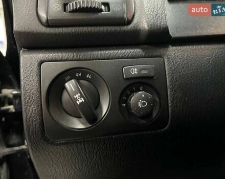 Черный Cанг Йонг Рекстон, объемом двигателя 2.7 л и пробегом 218 тыс. км за 7490 $, фото 18 на Automoto.ua