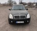 Чорний Cанг Йонг Rexton, об'ємом двигуна 2.7 л та пробігом 328 тис. км за 5500 $, фото 2 на Automoto.ua