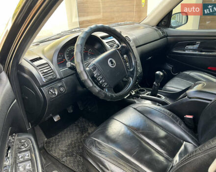 Чорний Cанг Йонг Rexton, об'ємом двигуна 2.69 л та пробігом 305 тис. км за 4999 $, фото 7 на Automoto.ua