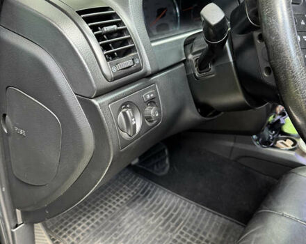 Чорний Cанг Йонг Rexton, об'ємом двигуна 2.7 л та пробігом 213 тис. км за 9500 $, фото 8 на Automoto.ua