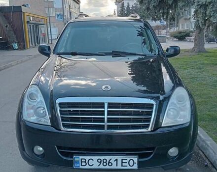 Чорний Cанг Йонг Rexton, об'ємом двигуна 2.7 л та пробігом 308 тис. км за 7900 $, фото 2 на Automoto.ua