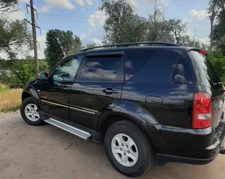 Черный Cанг Йонг Рекстон, объемом двигателя 2.7 л и пробегом 227 тыс. км за 7700 $, фото 5 на Automoto.ua