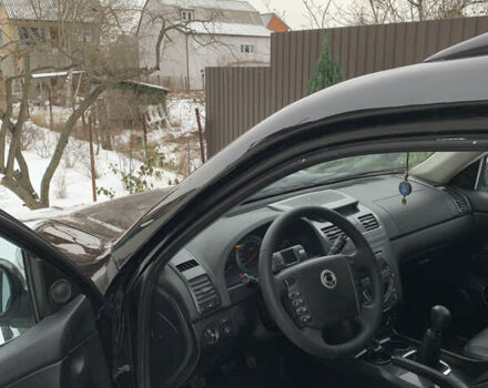 Черный Cанг Йонг Рекстон, объемом двигателя 2.7 л и пробегом 232 тыс. км за 6600 $, фото 6 на Automoto.ua