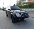 Черный Cанг Йонг Рекстон, объемом двигателя 2.7 л и пробегом 258 тыс. км за 6700 $, фото 1 на Automoto.ua