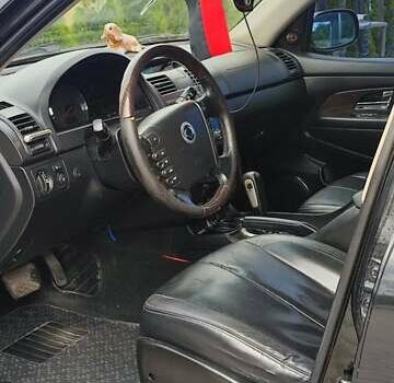 Черный Cанг Йонг Рекстон, объемом двигателя 2.7 л и пробегом 230 тыс. км за 8000 $, фото 9 на Automoto.ua