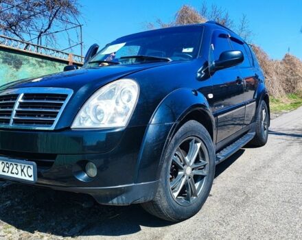 Черный Cанг Йонг Рекстон, объемом двигателя 2.7 л и пробегом 320 тыс. км за 7300 $, фото 6 на Automoto.ua