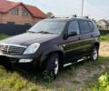Чорний Cанг Йонг Rexton, об'ємом двигуна 2.7 л та пробігом 150 тис. км за 5000 $, фото 1 на Automoto.ua