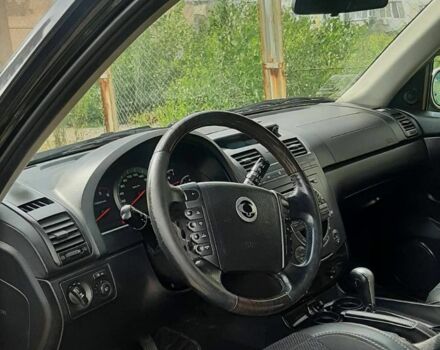 Черный Cанг Йонг Рекстон, объемом двигателя 2.7 л и пробегом 227 тыс. км за 7700 $, фото 4 на Automoto.ua