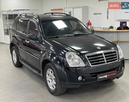 Черный Cанг Йонг Рекстон, объемом двигателя 2.7 л и пробегом 218 тыс. км за 7490 $, фото 6 на Automoto.ua