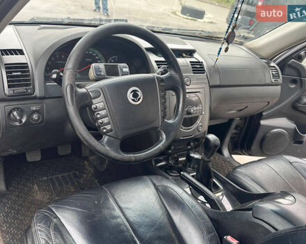 Чорний Cанг Йонг Rexton, об'ємом двигуна 2.7 л та пробігом 248 тис. км за 4100 $, фото 8 на Automoto.ua