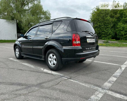 Чорний Cанг Йонг Rexton, об'ємом двигуна 2.7 л та пробігом 170 тис. км за 9000 $, фото 11 на Automoto.ua