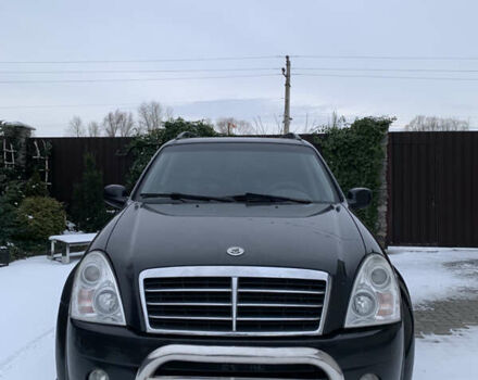 Черный Cанг Йонг Рекстон, объемом двигателя 2.7 л и пробегом 232 тыс. км за 6600 $, фото 1 на Automoto.ua