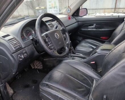 Черный Cанг Йонг Рекстон, объемом двигателя 2.7 л и пробегом 206 тыс. км за 6900 $, фото 5 на Automoto.ua