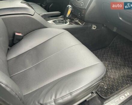 Чорний Cанг Йонг Rexton, об'ємом двигуна 2.7 л та пробігом 188 тис. км за 8650 $, фото 34 на Automoto.ua