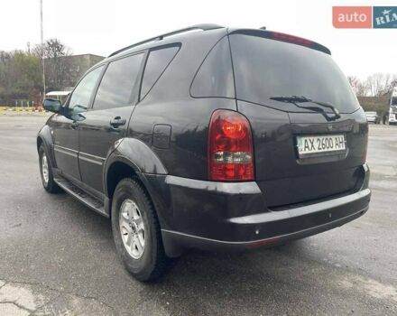Чорний Cанг Йонг Rexton, об'ємом двигуна 2.7 л та пробігом 188 тис. км за 8650 $, фото 7 на Automoto.ua