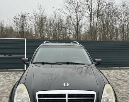 Черный Cанг Йонг Рекстон, объемом двигателя 2.7 л и пробегом 318 тыс. км за 8700 $, фото 1 на Automoto.ua