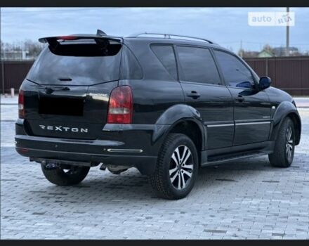 Чорний Cанг Йонг Rexton, об'ємом двигуна 0.27 л та пробігом 276 тис. км за 9099 $, фото 4 на Automoto.ua