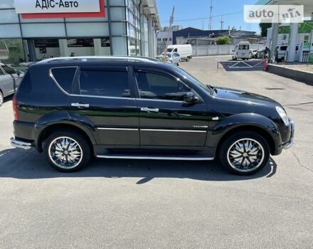 Чорний Cанг Йонг Rexton, об'ємом двигуна 2.7 л та пробігом 149 тис. км за 6999 $, фото 3 на Automoto.ua